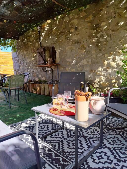 Holiday home Lou Caladou En Pierre Avec Bain A Remous Vallon-Pont-d'Arc