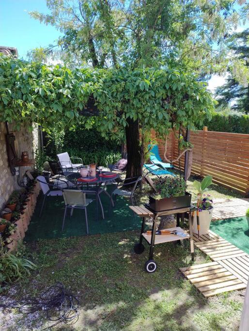 Holiday home Lou Caladou En Pierre Avec Bain A Remous